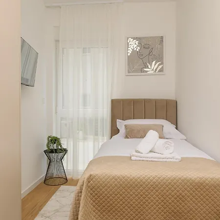 Apartament Sajn With Private Pool