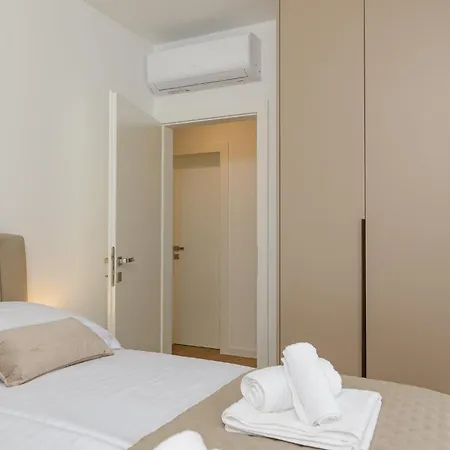 Sajn With Private Pool Apartament