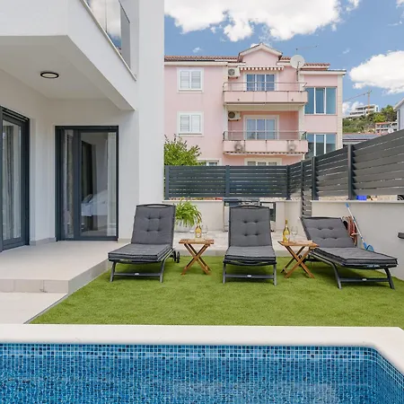 Sajn With Private Pool Διαμέρισμα Seget Vranjica