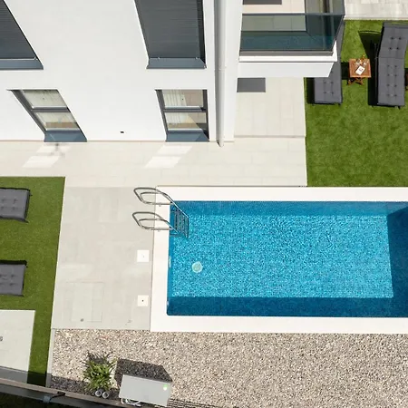 Sajn With Private Pool Seget Vranjica