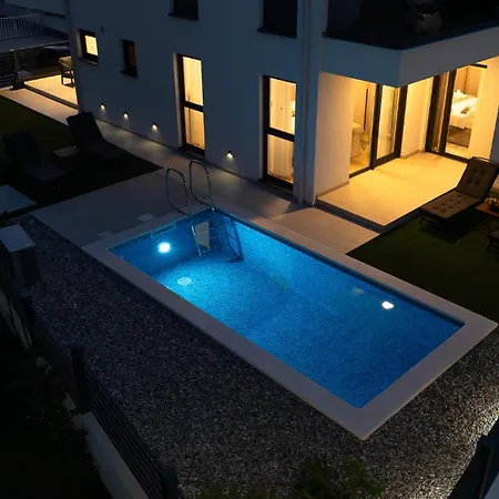 Sajn With Private Pool Lejlighed *