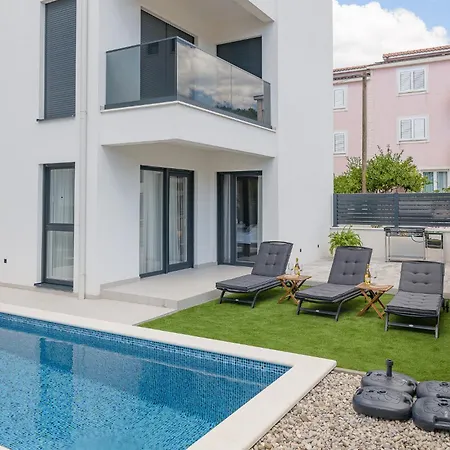 Sajn With Private Pool